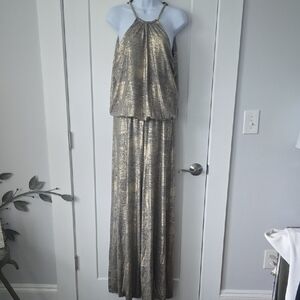 Hot‎ in Hollywood Metallic Maxi Dress